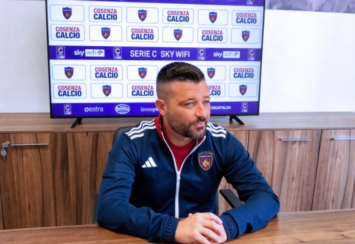 Mister Federico Coppitelli allenatore Cosenza Calcio